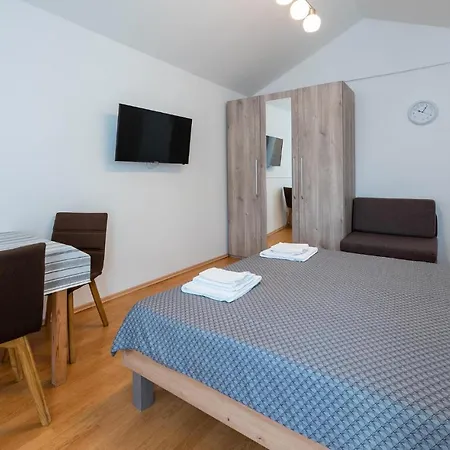 Apartment Cozy In With Kitchenette Pula